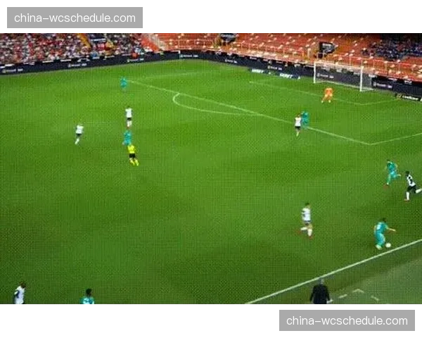 评论员专栏：为何某些“数据漂亮”的拦截型中场，实际防守效果存疑？