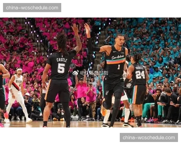 文班亚马被称“外星人”：首次季后赛两节21分，护框锁定胜局